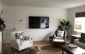 Southampton Retreat with private beach - Southampton, New York
