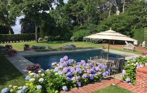 Southampton Retreat with private beach - Southampton, New York