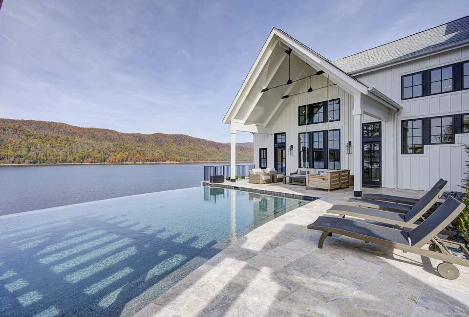 Watauga Lake Modern Oasis - Butler, Tennessee