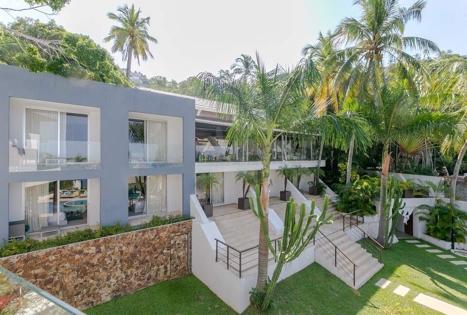 Home Exchange in Acapulco, Mexico, front of home
