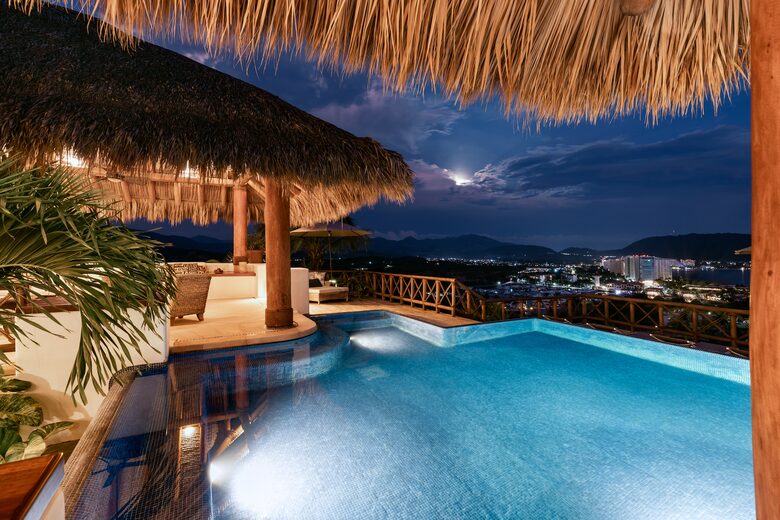 Mirador 13 - Ixtapa Zihuatanejo, Mexico