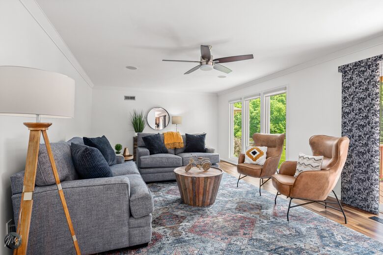 Home Exchange in Bella Vista, AR, lovely sitting area off the kitchen