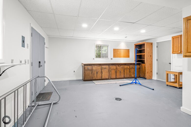 Home Exchange in Bella Vista, AR, bike maintenance room