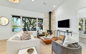 Lakefront Designer's Home on Lake LBJ - Kingsland, Texas