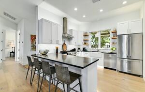 Lakefront Designer's Home on Lake LBJ - Kingsland, Texas