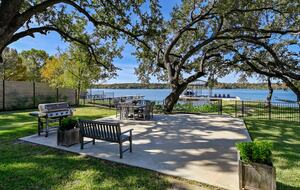 Lakefront Designer's Home on Lake LBJ - Kingsland, Texas