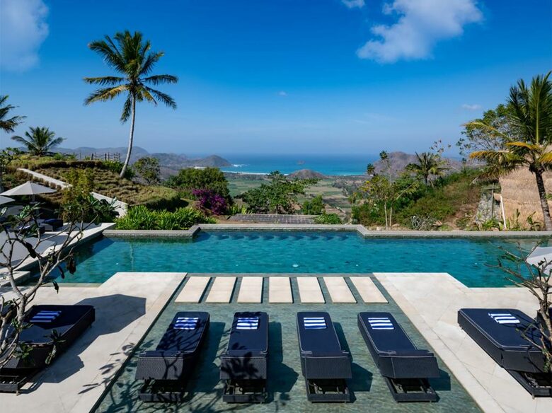 Clubhouse Pool