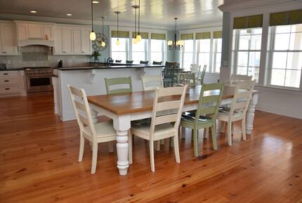 Home Exchange in Garden City, SC, dining table