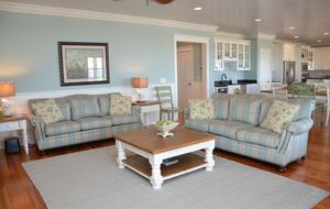 Home Exchange in Garden City, SC, beach home family room