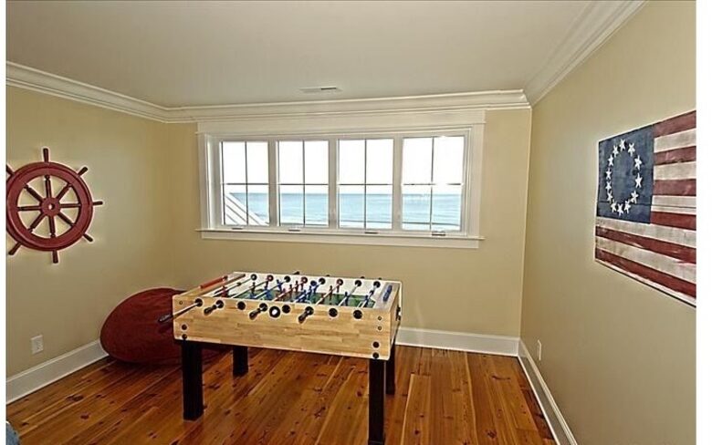 Home Exchange in Garden City, SC game room