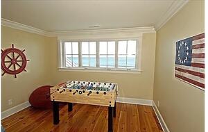 Home Exchange in Garden City, SC game room