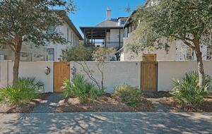 Home exchange in Rosemary Beach, FL home entry