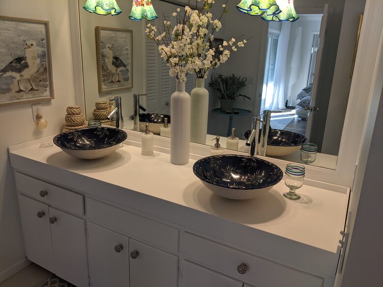 Master ensuite bath