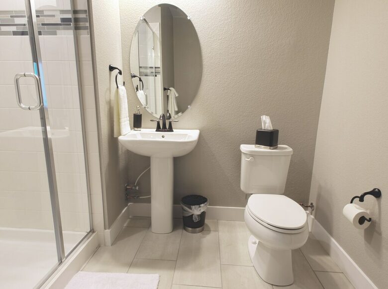 Home Exchange in Denver, CO, luxury townhome full bathroom