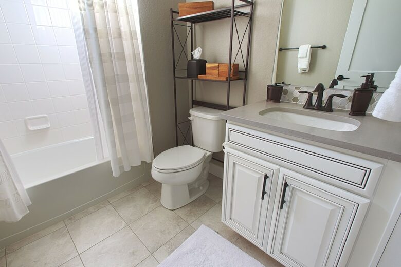 Home Exchange in Denver, CO, luxury townhome guest bathroom