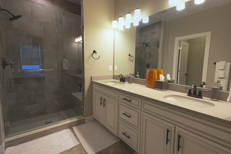Home Exchange in Denver, CO, luxury townhome master en suite