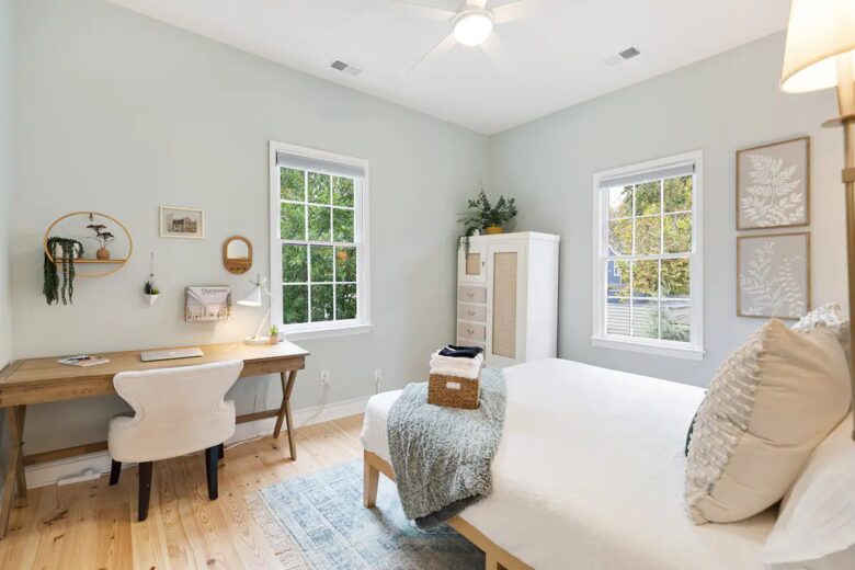 Home Exchange in Charleston, SC, king sized bedroom with office