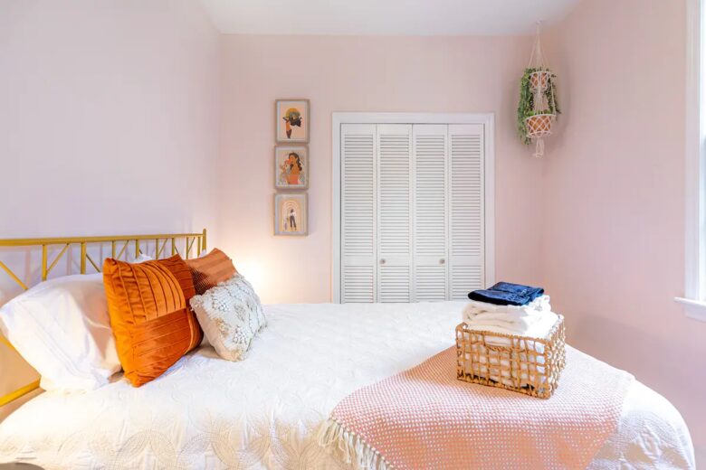 Home Exchange in Charleston, SC, queen guest bedroom