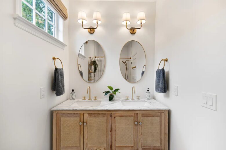 Home Exchange in Charleston, SC, stunning bathroom