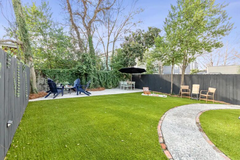 Home Exchange in Charleston, SC, well kept shared backyard