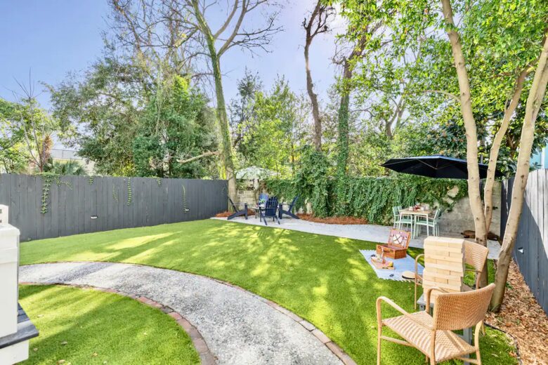 Home Exchange in Charleston, SC, charming backyard