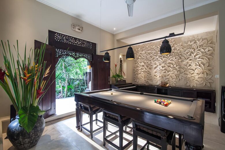 Home exchange in Ubud, Bali, pool table with views to the garden
