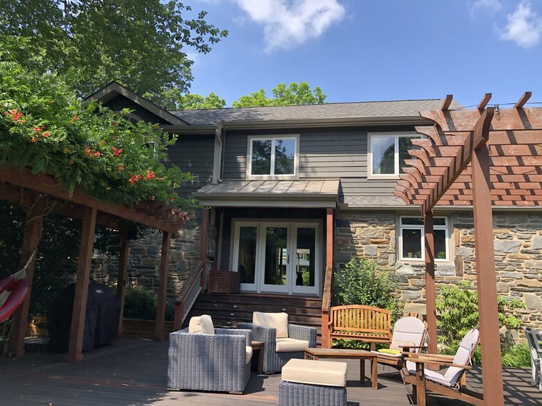 Outdoor lounge