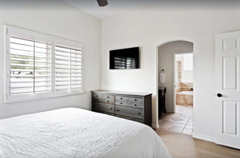 Guest room