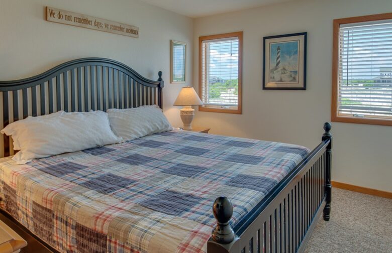 Guest bedroom
