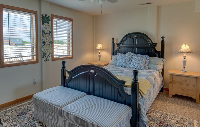 Guest bedroom