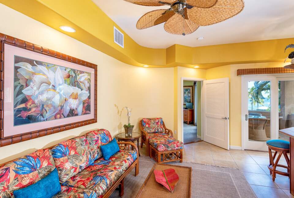 Spacious living room