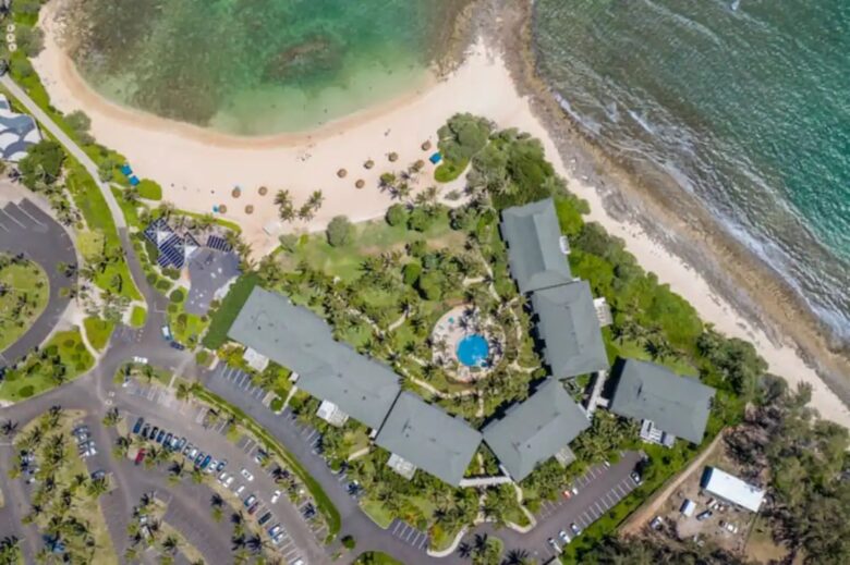 Home Exchange in Kahuku, HI, building is in far right corner