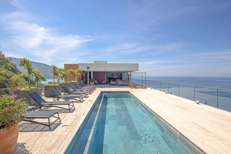 Rooftop pool