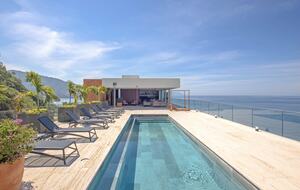 Rooftop pool