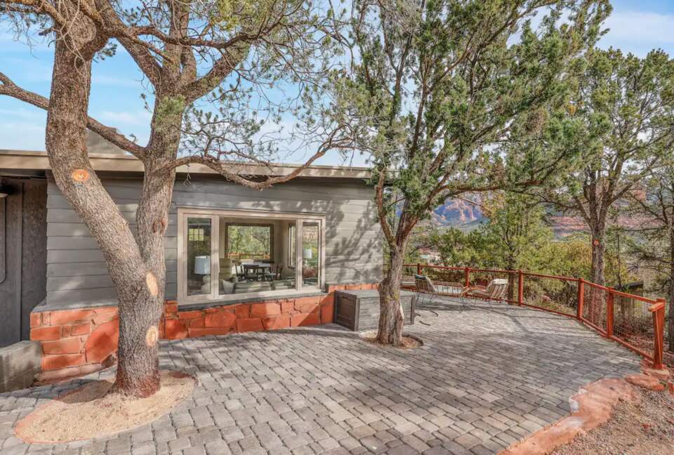 Uptown Sedona with views of red rocks