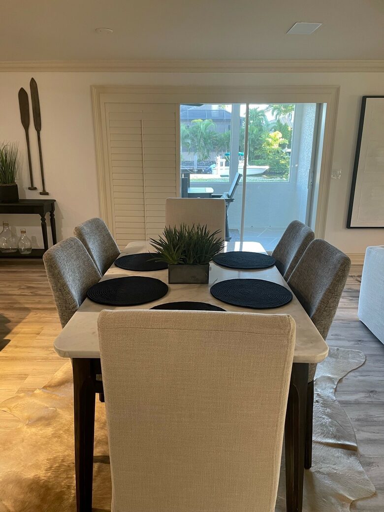 Home Exchange in Naples, FL dining space seating six