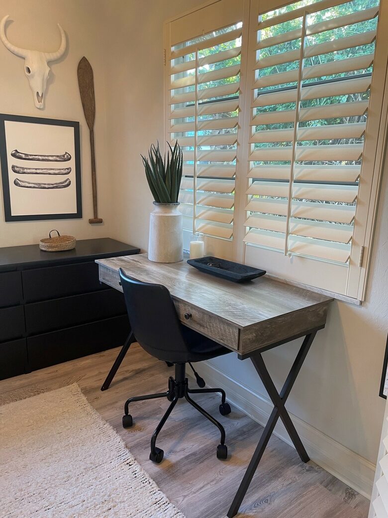 Home Exchange in Naples, FL desk perfect for working from home