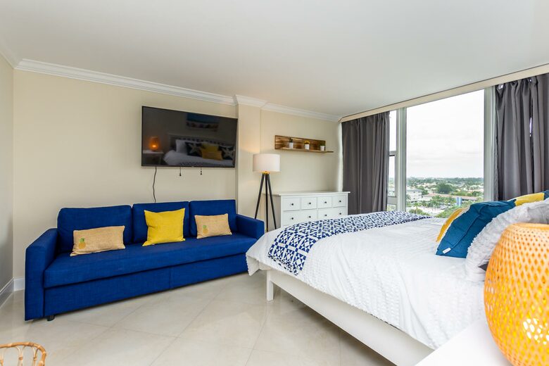 Ocean Manor Beach Condo - Fort Lauderdale, Florida