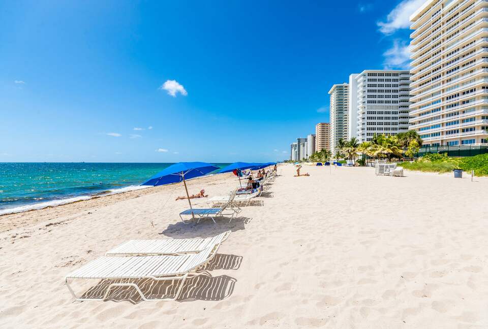 Ocean Manor Beach Condo - Fort Lauderdale, Florida