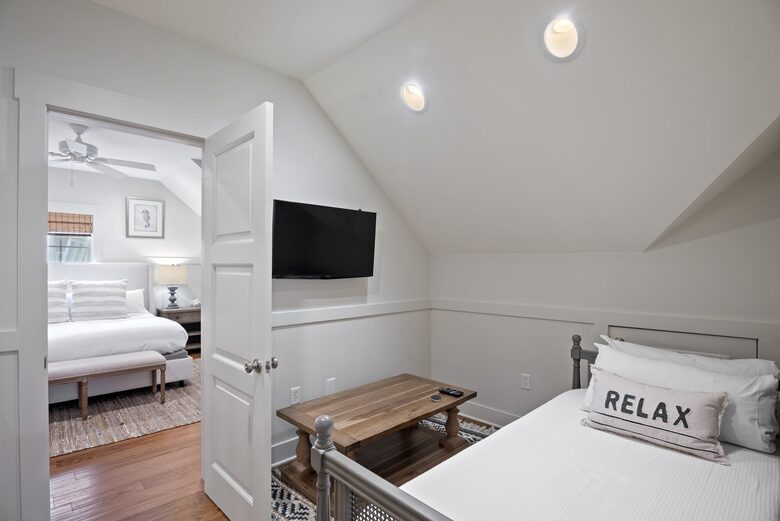 Trundle bed