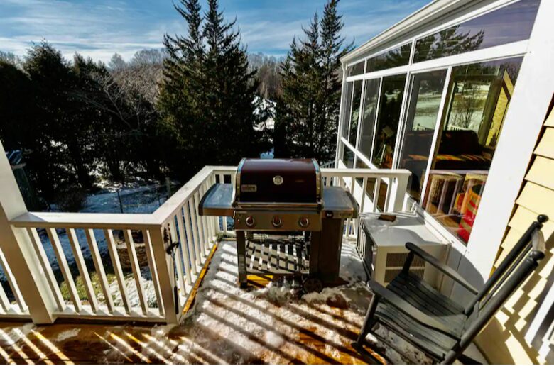 Outdoor BBQ grill