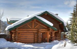 Authentic Ski-In/Out Whistler Chalet - Whistler, Canada