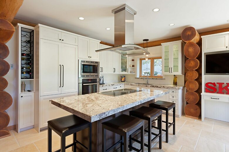 Authentic Ski-In/Out Whistler Chalet - Whistler, Canada