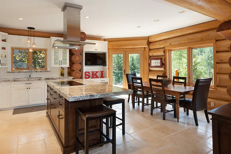 Authentic Ski-In/Out Whistler Chalet - Whistler, Canada