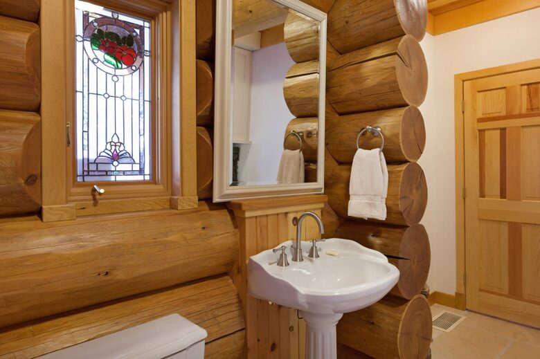 Authentic Ski-In/Out Whistler Chalet - Whistler, Canada