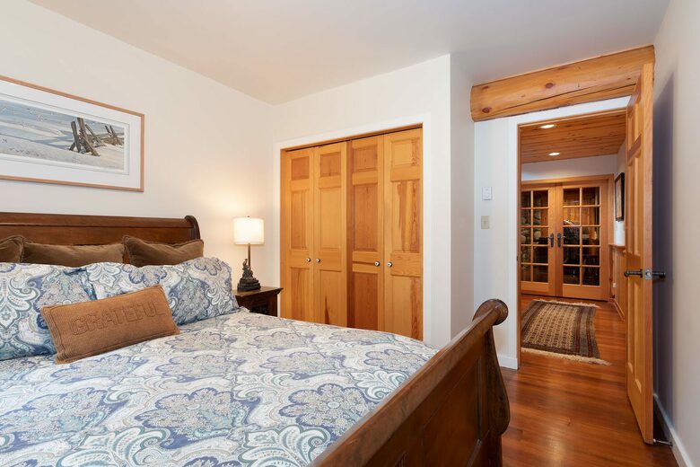 Authentic Ski-In/Out Whistler Chalet - Whistler, Canada