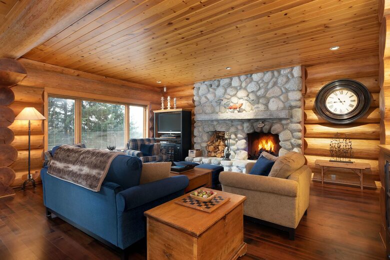 Authentic Ski-In/Out Whistler Chalet - Whistler, Canada