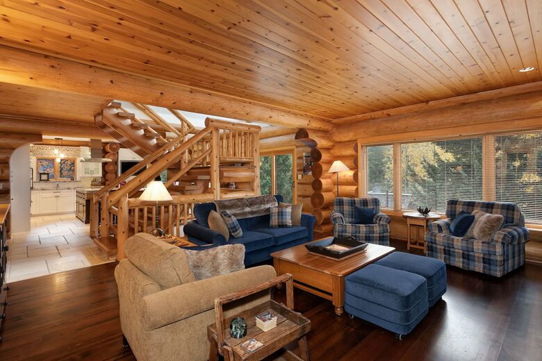 Authentic Ski-In/Out Whistler Chalet - Whistler, Canada