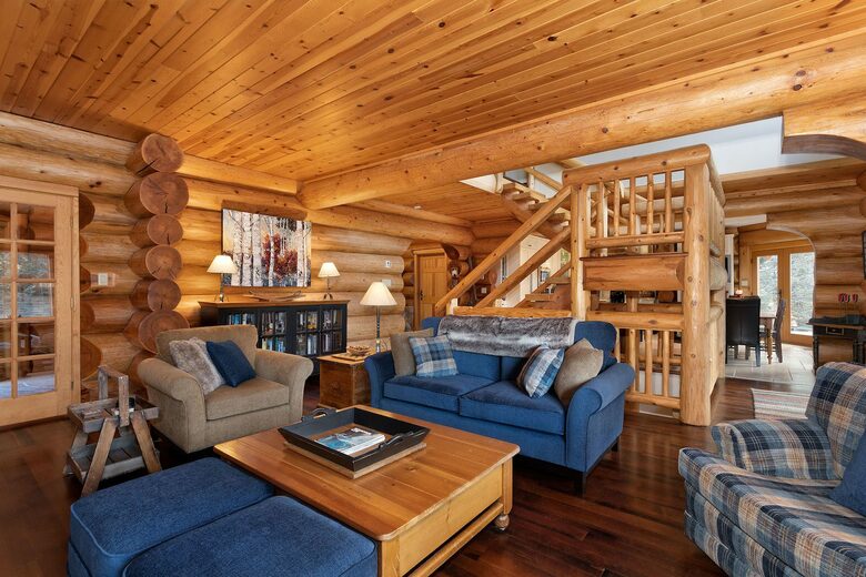 Authentic Ski-In/Out Whistler Chalet - Whistler, Canada