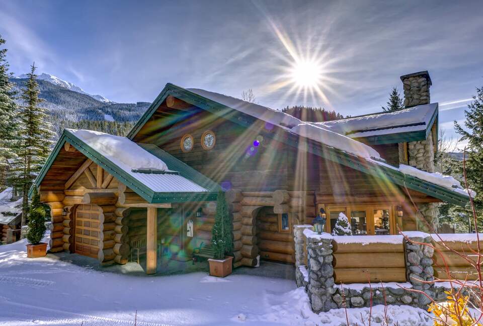 Authentic Ski-In/Out Whistler Chalet - Whistler, Canada